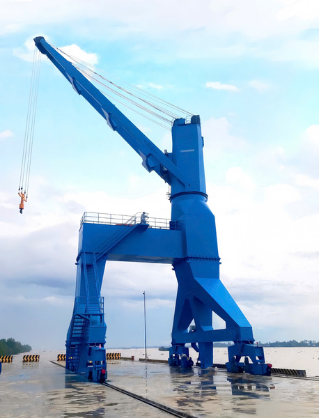 Cẩu chân đế di động 