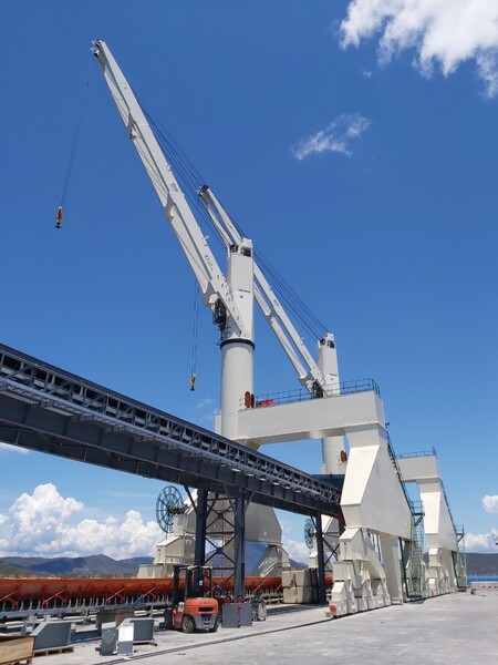 02 cranes at Bac Van Phong  port, Khanh Hoa 
